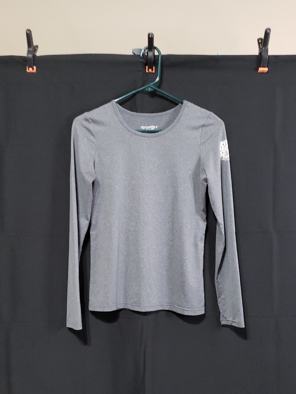 Rip Curl Wet Suits Grey Long-Sleeve Rash Guard/Activewear Shirt With UPF 50+